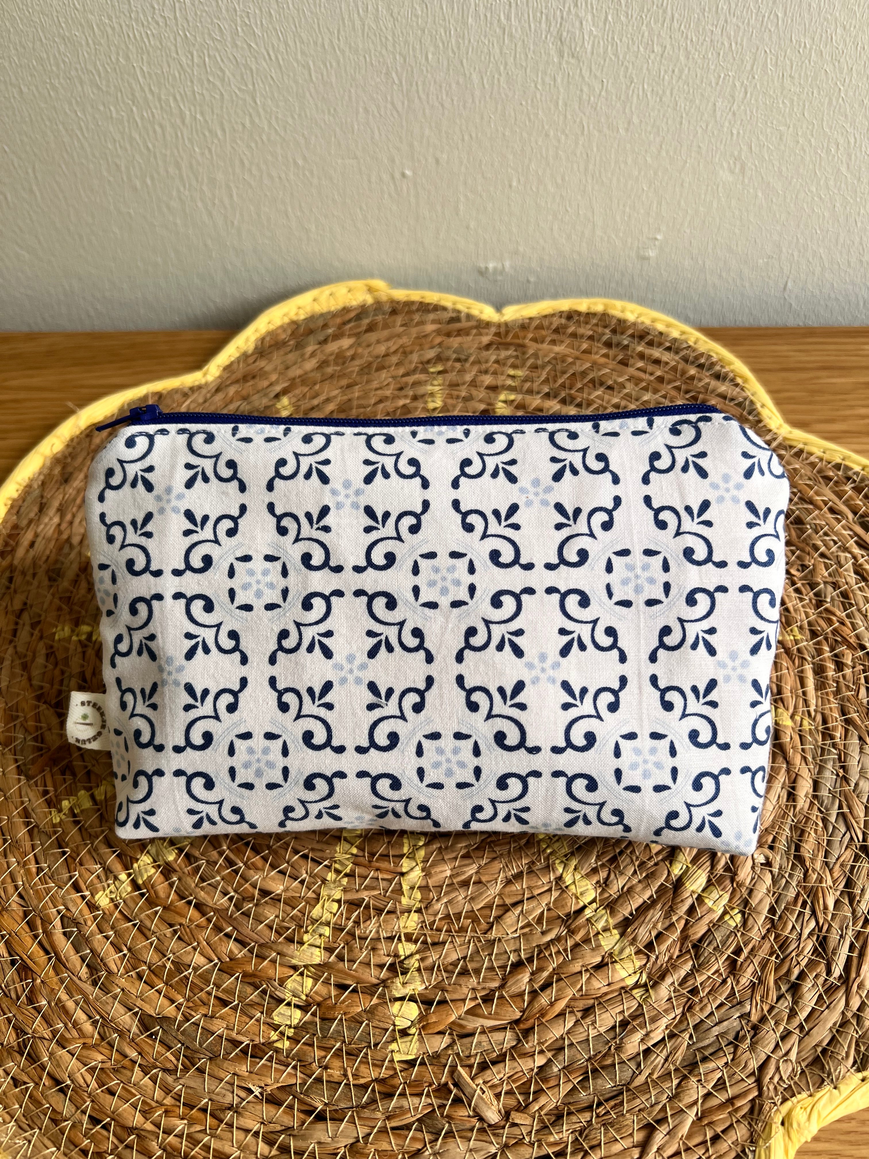 Etui wit met donkerblauw
