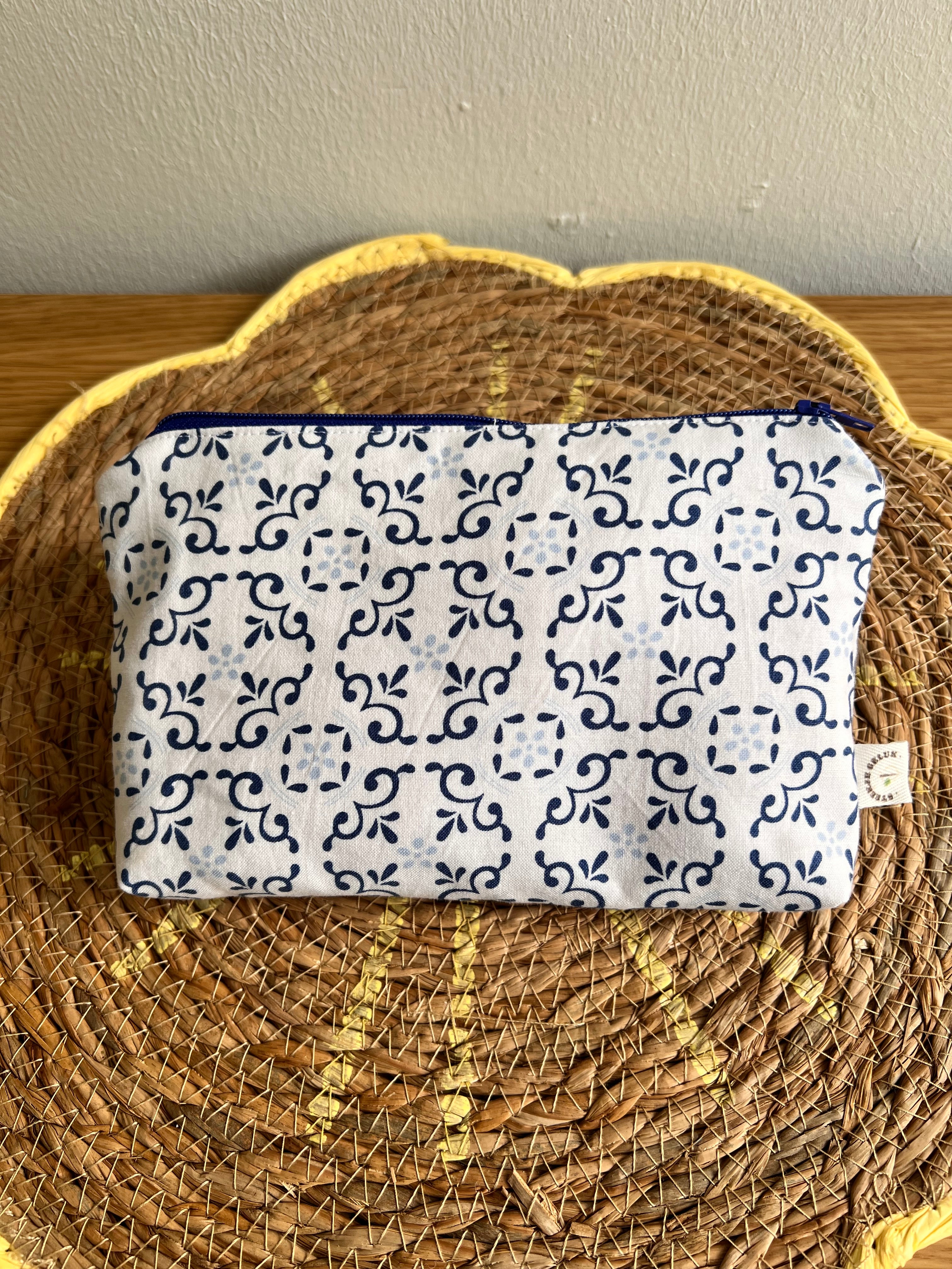 Etui wit met donkerblauw