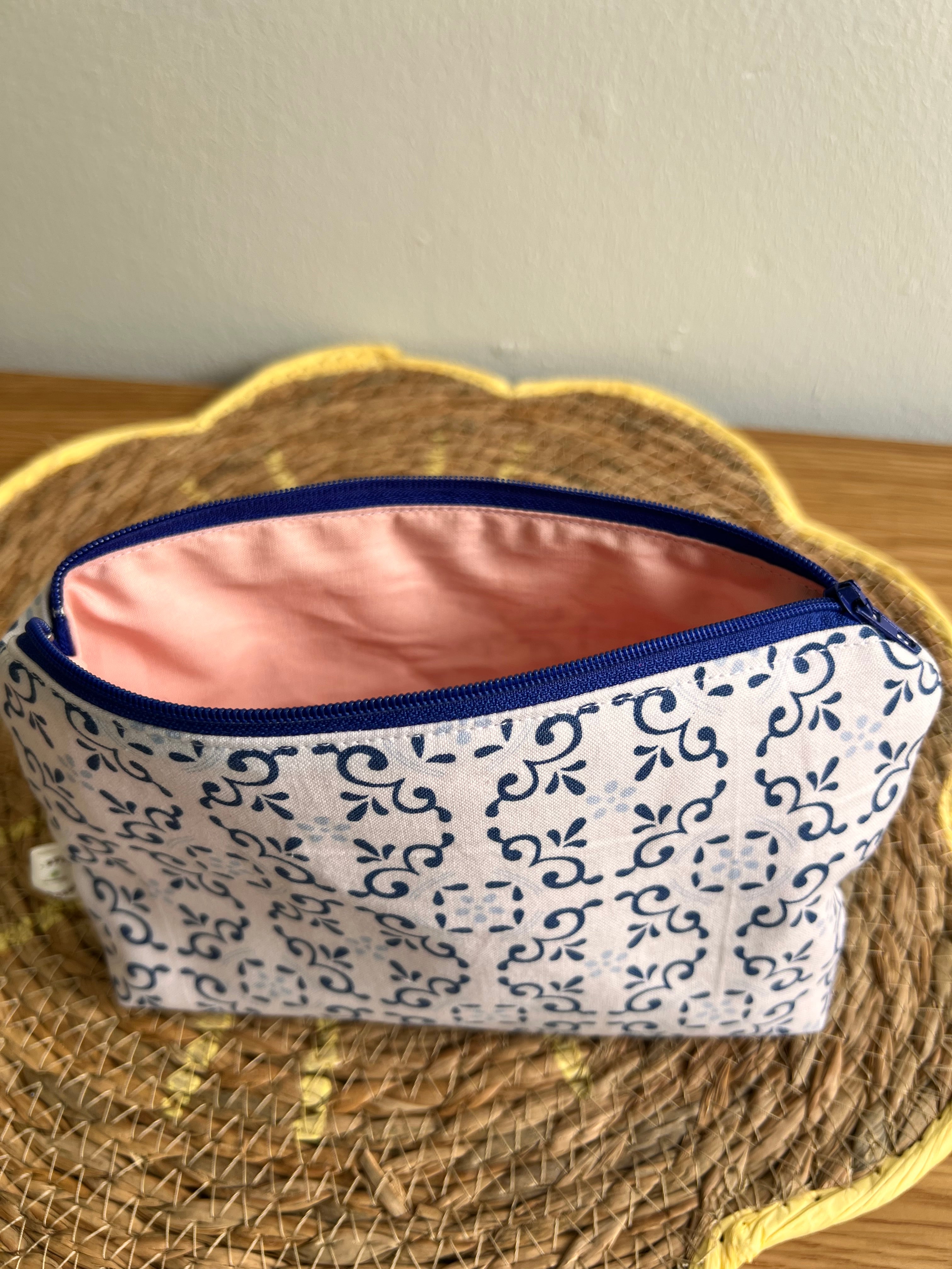 Etui wit met donkerblauw