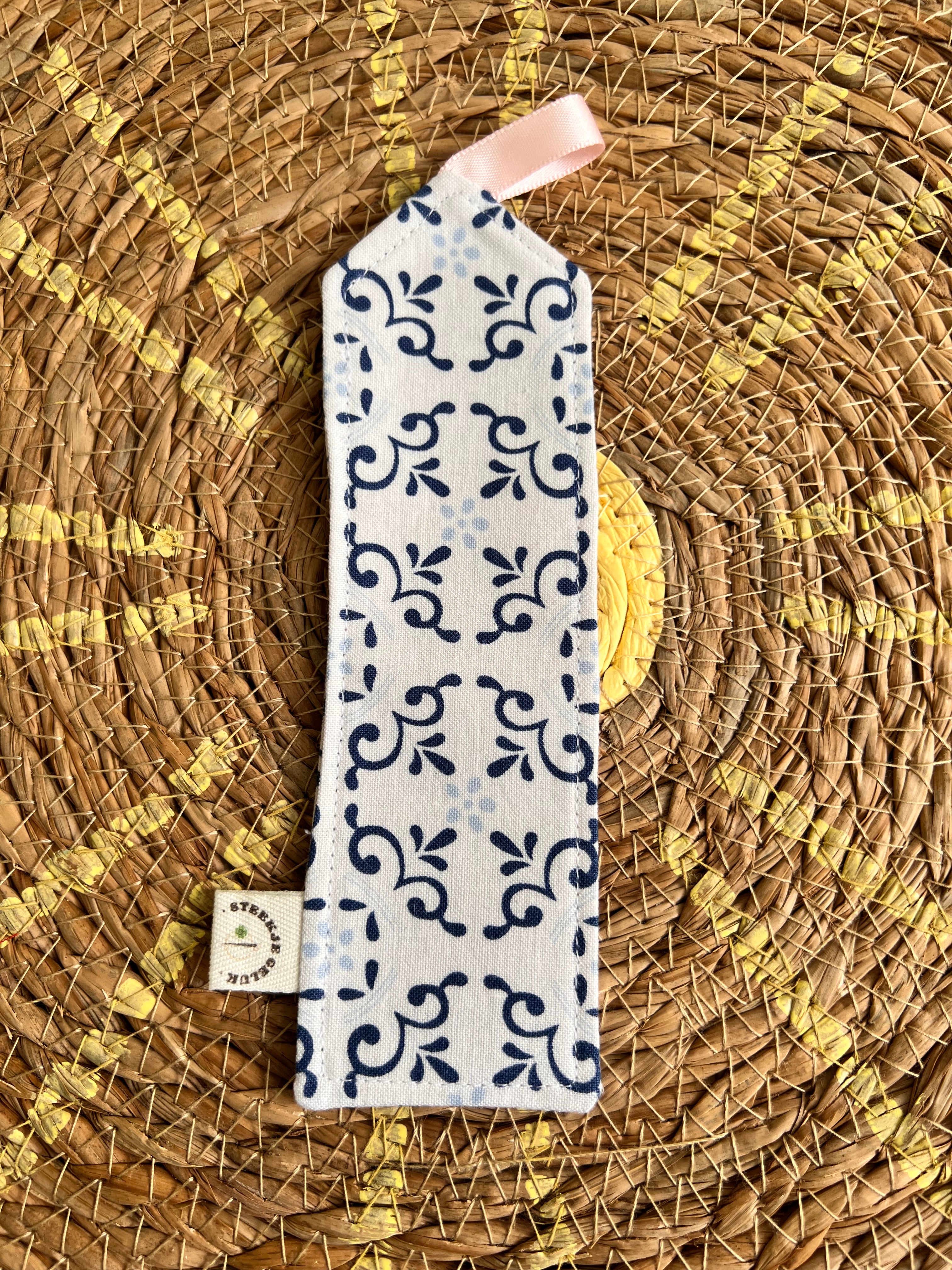 Boekenlegger wit met donkerblauw